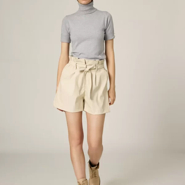 DESIREE Ψηλόμεσο σόρτς με εφέ δέρματος και ζώνη