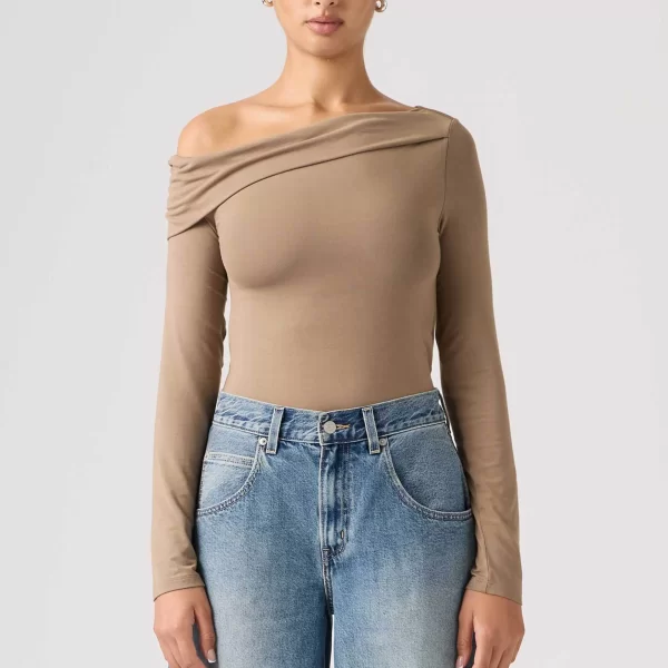 Levi's Levi's® γυναικεία μπλούζα off shoulder Slim Fit 